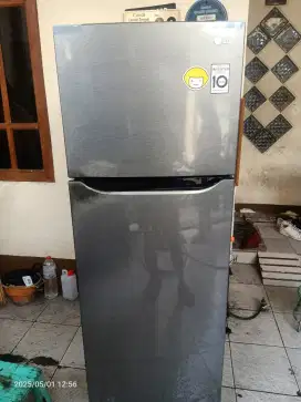 Kulkas LG 2pintu 2 pintu 225liter