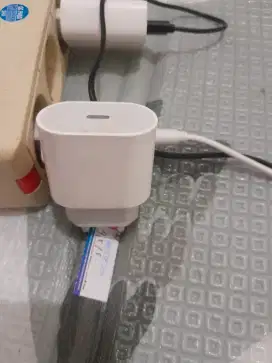 Jual aja casan ipone original hapenya udah ilang diambil orang