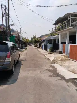 Jual murah rumah strategis