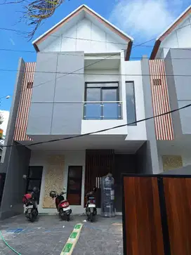 RUMAH BARU 2 LANTAI DEKAT LEVEL 21 JL. TEUKU UMAR DENPASAR BALI