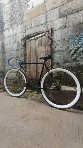 Sepeda fixie doltrap oxo