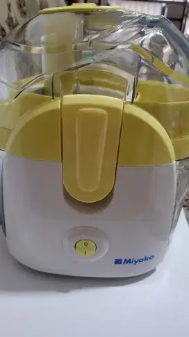 Juicer merek Miyako baru pakai sekali