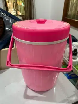 Tempat Nasi atau Es