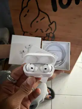 Airpods Gen 2 Pro Inter Like New Fullset (Garansi On Oktober 2025)