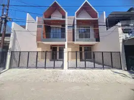 Baru Gress! Rumah Rungkut Mapan Dekat Raya Merr