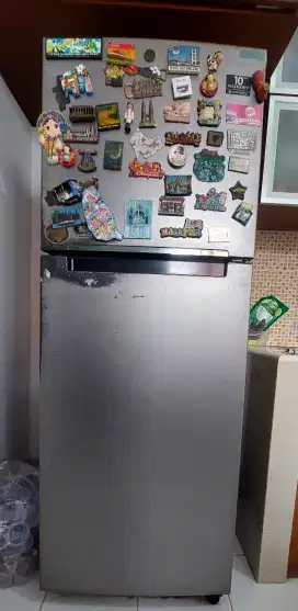 Lemari es & dispenser