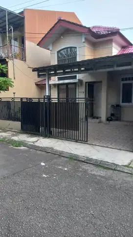 Rumah disewakan di belakang mal ciputra tangerang