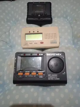 Tuner gitar dan bass