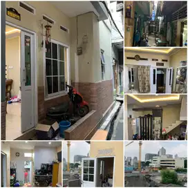 Rumah bagus 3 lantai gg motor hrg tanah gang kebon jahe jakarta pusat