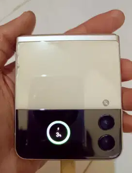 Samsung Z Flip 3 5G murah aja.. Minus lcd