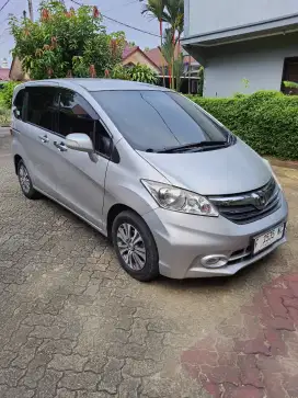 Freed E AC Double 2013, KM. Low