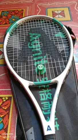 Raket tenis agnite