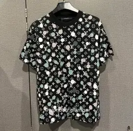 Baju baru untuk orang dewasa LV