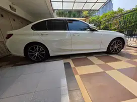 BMW 320i 2021 Bensin
