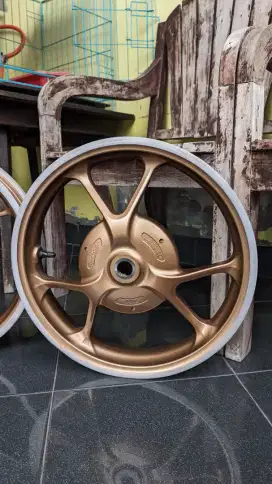 Velg Original Yamaha Lexi LX 155 depan belakang