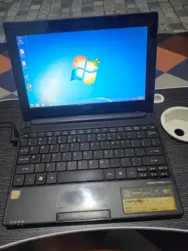Acer Aspire One Ram 1/320 Gb Amd Dual Core  Layar 10 inci