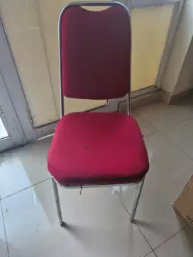 Di jual kursi Merah Masih Bagus