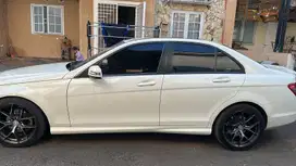 Mercedes-Benz C200 2009 Bensin