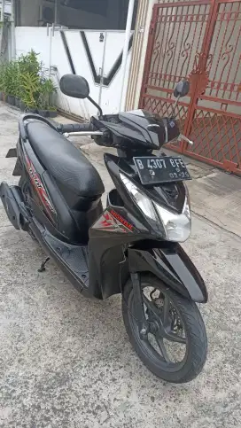 Honda beat esp tahun 2015.