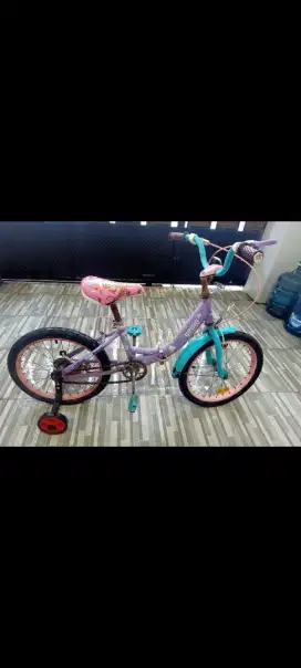 Sepeda lipat anak roda 4 merek Genio