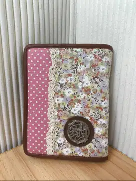 Sampul Al Quran Zhafira Zipper Ukuran A6 Warna Pink Polkadot Bunga