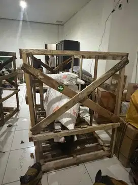 HELPER TUKANG KAYU