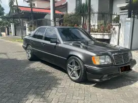 Mercedes Benz W124 E220 MT 94 Rawatan