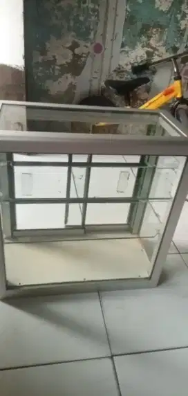 Etalase Ukuran Kecil