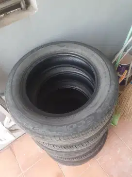 Ban mobil bekas