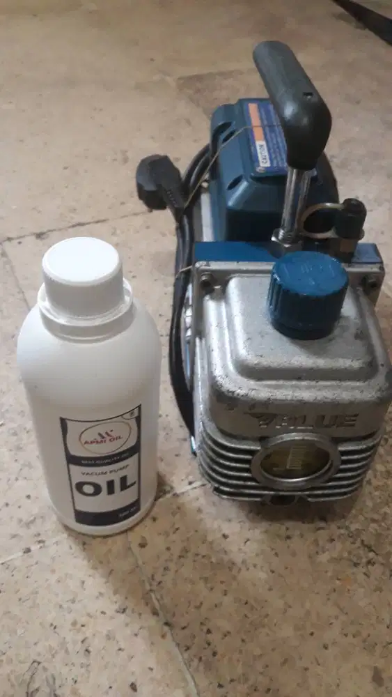 Pemakuman ac dan kulkas.