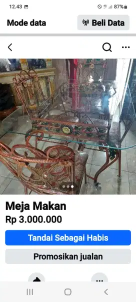 Meja dan kursi makan dari besi tempa
