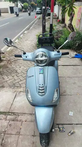 Dijual Vespa LX i-get 2023 - Grey Delicato