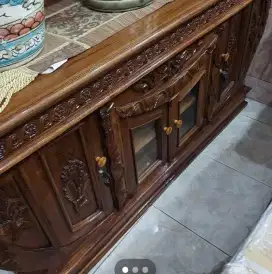 Jual bufet pendek kayu jati untuk menaruh tv atau pajangan lainnya