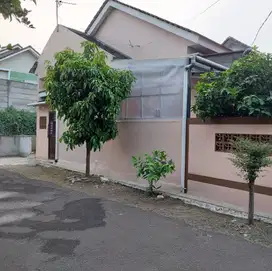 Rumah di Bogor yang asri dan tenang