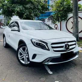 (CASH) Mercedes Benz GLA200 2015