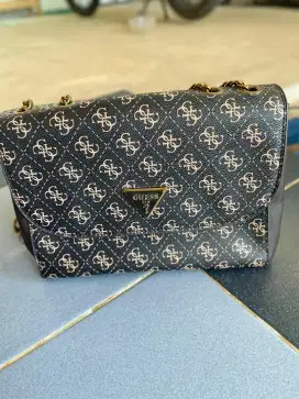 Tas Wanita Guesss