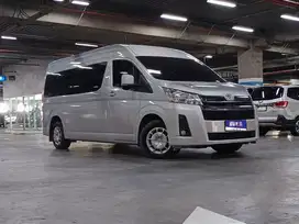 Toyota Hiace Premio 2.8 MANUAL MT Solar 2023 Silver 10 Seat KM 28RB