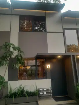 Rumah 2 lantai 2 kamar minimalis lippo cikarang