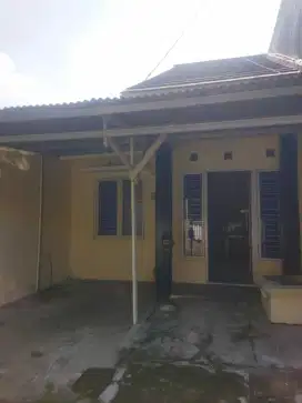 DI KONTRAKAN CLUSTER AKASIA