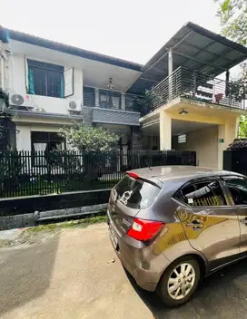 Dijual cepat rumah 2 lantai di taman Cimanggu Bogor kota