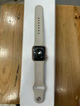 Apple watch se 2020 40 teknisi