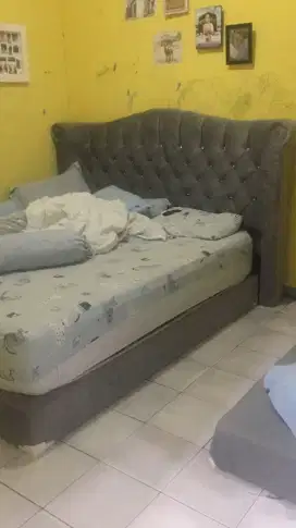 Set tempat tidur latex