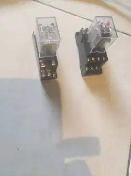 Relay AC 220 MY2N dan DC 12V MY2N