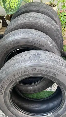 Ban Bekas Bridgestone Dueler HT 265/65/R17