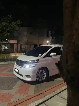 Toyota Vellfire 2010 putih Premium Sound Cool box