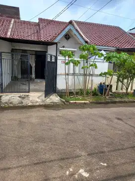 Dijual rumah cantik 1½ lantai di regensy melati mas Serpong