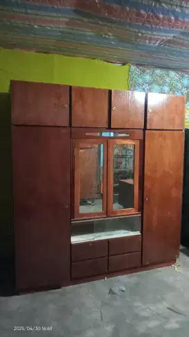 Lemari Pakaian 4Pintu Jati