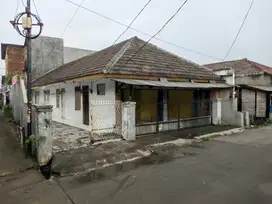 Dijual Murah Cepat Rumah + 4 Kamar Usaha Strategis di Bekasi Timur