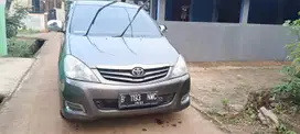 Toyota Kijang Innova 2009 Bensin