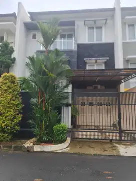 Dijual, Rumah Rapi Siap Pakai di Permata Buana 8x18m